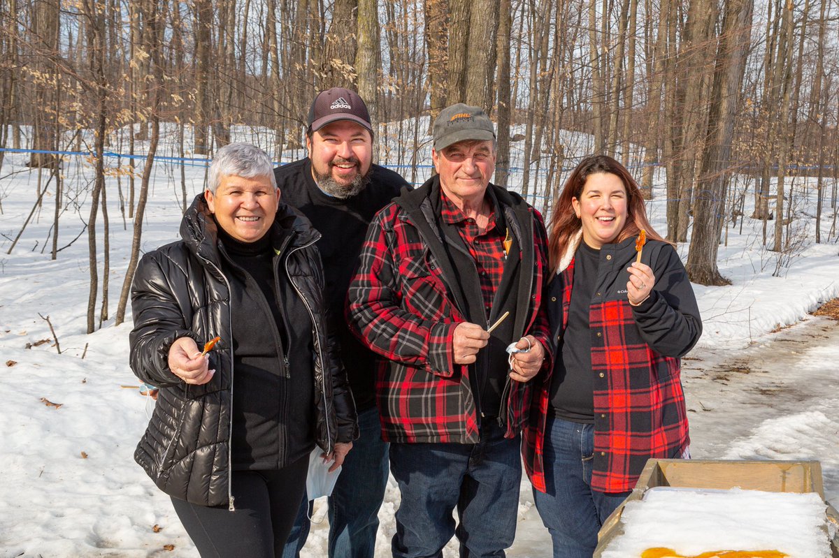 Nous avons rendu visite à nos nouveaux partenaires acéricoles. Jetez un oeil à notre dernier article de blogue pour découvrir l’acériculture responsable.
🍁🍁🍁
We visited our two new maple partners. Check out the latest story on our blog to learn more about responsible sugaring.