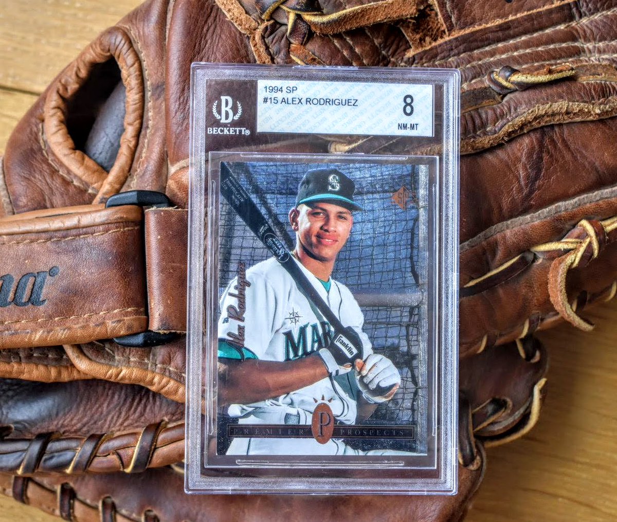 BreakTraders_'s tweet image. 🎁Wednesday Giveaway🎁

ALL NEW BT Discord members that retweet this post will be entered for a chance to win this 1994 SP FOIL Alex Rodriguez RC!👀

JOIN BT Discord HERE: discord.gg/XQBy8ypD
The winner will be announced on tonight's show at 10pm ET!
YouTube.com/BreakTraders👈