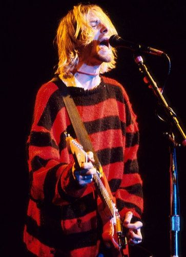 NightTimeTomato's tweet photo. @CPRewritten @CassieCPR Y'all should do a catalog with famous outfits from musicians. I love this sweater https://t.co/WXczjM8Q7f