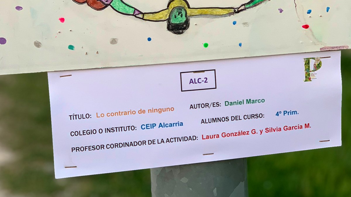 DanielMarcoDM's tweet photo. Muchas gracias a los niños y niñas de 4° de primaria de @AlcarriaCeip. Con la cantidad de poetas relevantes que podíais elegir, habéis elegido una canción nuestra. Sois los mejores. ☺️ Un abrazo grande. @despistaos https://t.co/s1Y4TYm12f