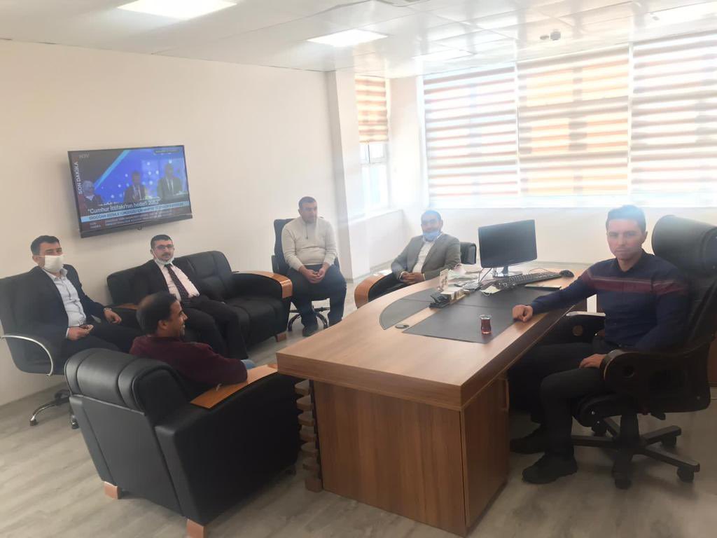 TocBirSenUrfa's tweet photo. Şube Başkanımız Salih ŞITIL ile Başkan Vekilimiz İbrahim Halil DENİZ,
Doğa Koruma Milli Parklar 3.Bölge Müdürlüğüne bağlı Birecik ve Merkez Şeflik görevini yürüten Sayın Ecrin KAPUCU’yu ve Birecik Şefliğinde görevli üyelerimizi ziyaret ettiler. https://t.co/YQuGnC2geu