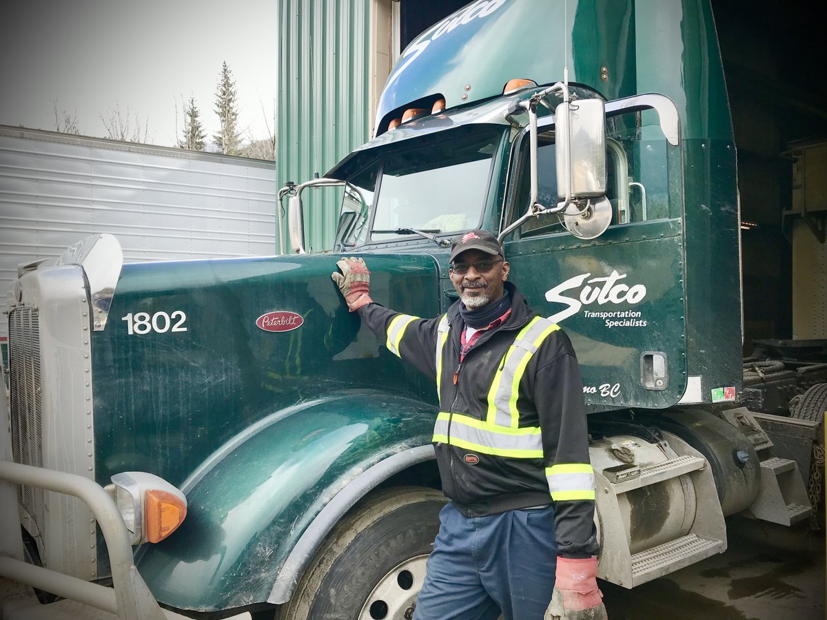 SutcoTransport's tweet photo. Lenox Reid β’ Sutco's Professional Truck Driver for over 6 years getting some work done to his Truck at Summit Truck & Equipment Repair Ltd. #Sutco #trucking #transportation #trucksofinstagram #trucks #truckdriver #truckdrivers #summitrepair #equipment #joinus https://t.co/UcQAULxwyp