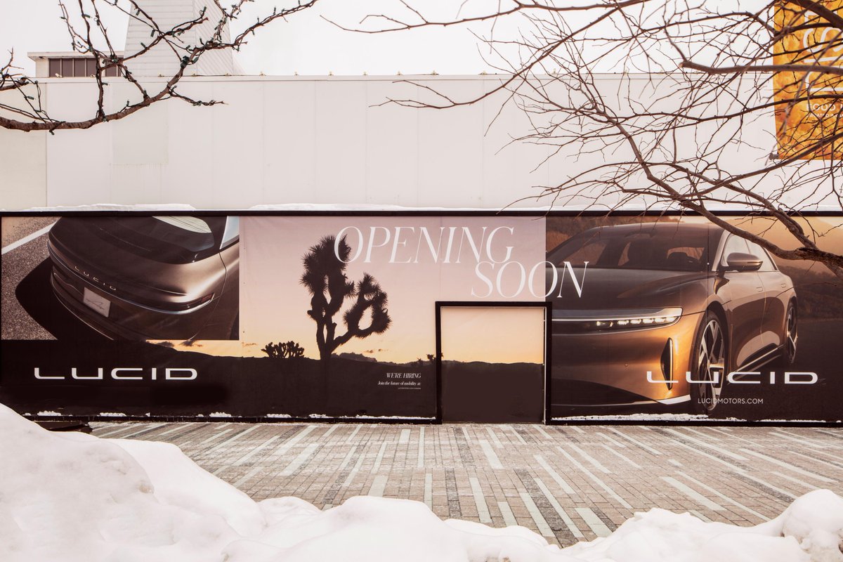 LucidMotors's tweet photo. Windy City, are you ready? Luxury electric is on its way to Chicago. See you this spring at the @OakbrookCenter.  #LucidAir https://t.co/GLOacxeW53