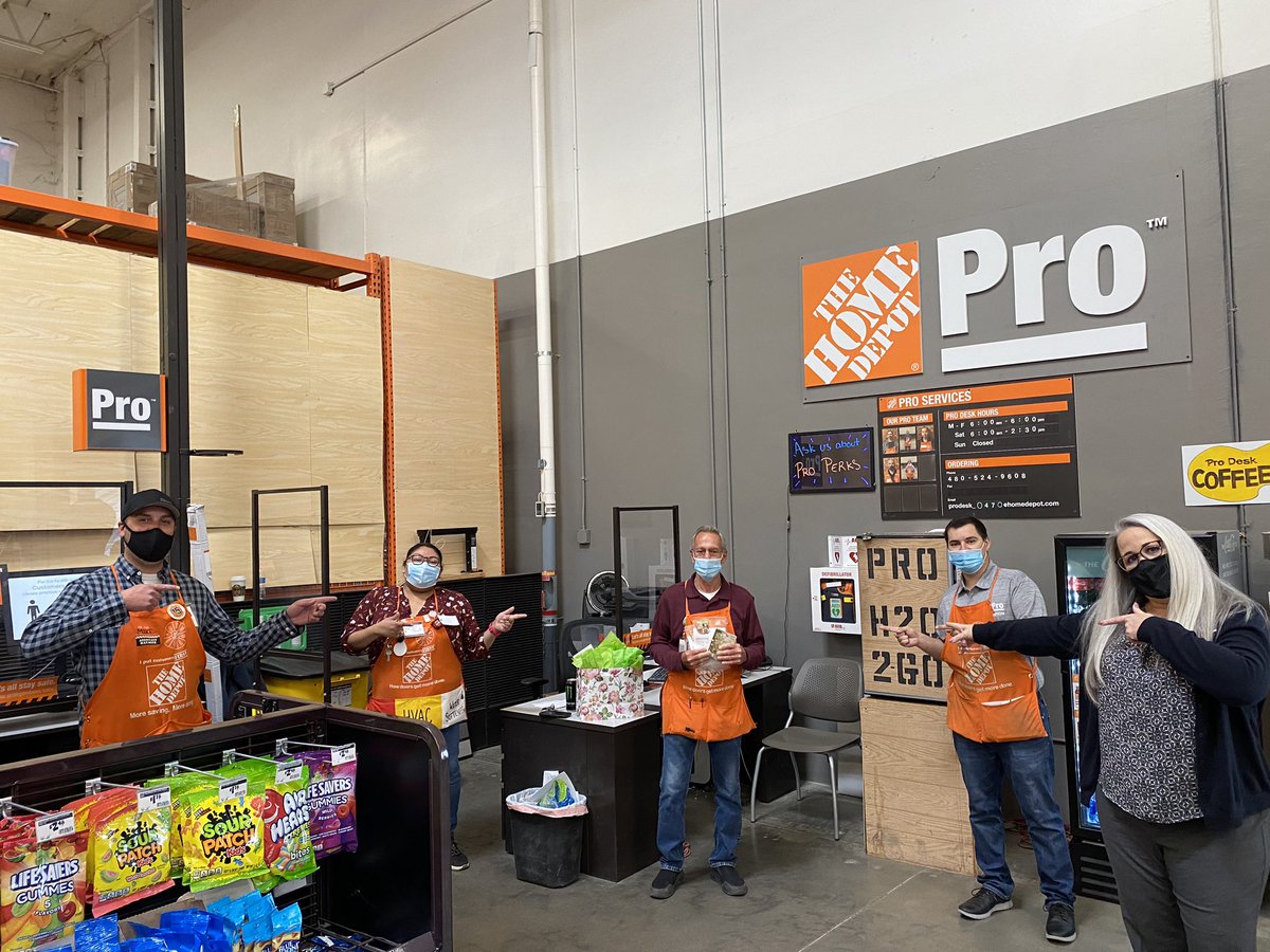 Scott2Armstrong's tweet photo. @jamcart37 Stopped by to congratulate Mark at Pro for graduating 2 leads into managed accounts! #D66PROUD 🎉🎉🎉 https://t.co/M4rCwRT0wL