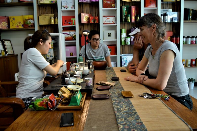 LakeMissoulaTea's tweet photo. Jasmine is perfectly at home serving and selling superior Taiwanese tea in her tea shop in Taiwan. Supporting women-owned tea businesses, like Jasmine's, is paramount for Lake Missoula Tea Company and our mission to promote #womenintea ! https://t.co/uzuzgguKcI