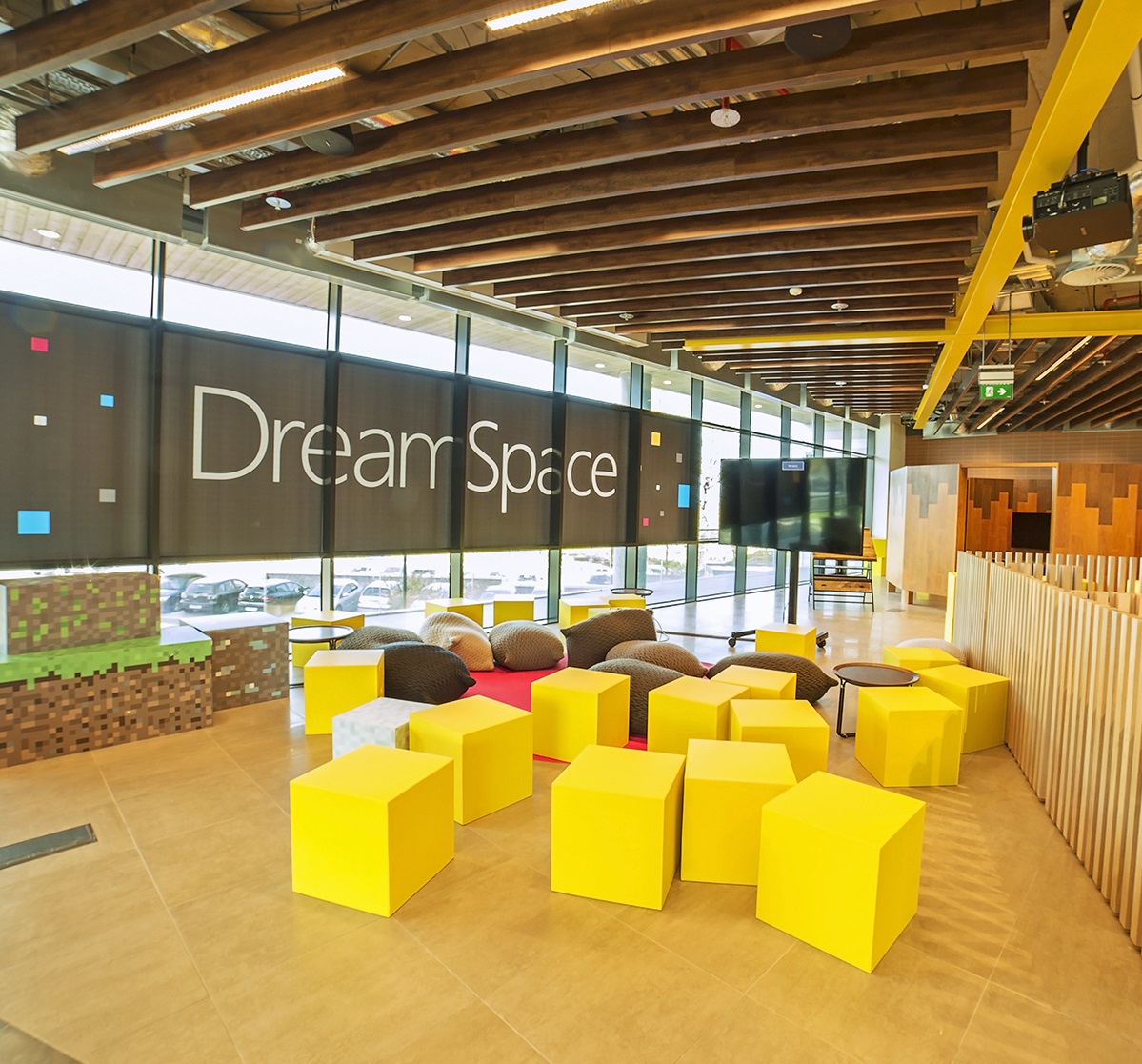 Microsoft's tweet photo. 📍 Dublin, Ireland https://t.co/UqUFHs5qYX