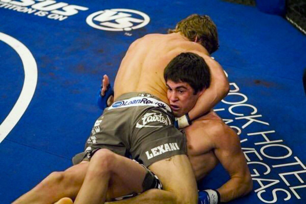 #RT @MMAHistoryToday: Mar24.2007

Urijah Faber hands Dominick Cruz the first loss of his professional career,

when he finishes him with a guillotine choke https://t.co/ORV9HXr2vW