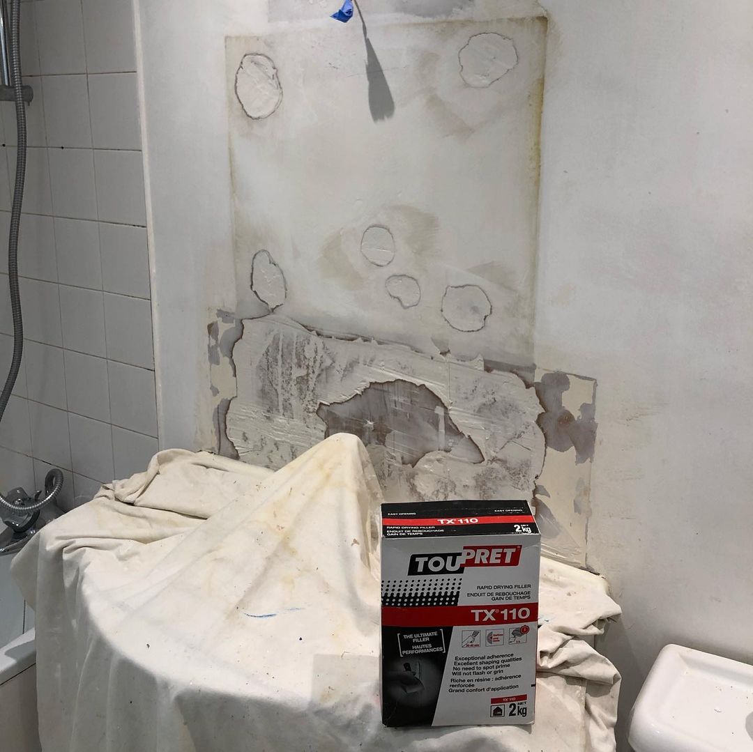 ToupretUK's tweet photo. Let's give it up for TX110! ๐ See it in action with this bathroom renovation from @ForrestalSons ๐
"Tiles & mirror removed ready for sink/toilet unit to be fitted โ
PVA bond & then filled with @ToupretUK #TX110"
More about #TX110 here: https://t.co/FaDjt5nE2V https://t.co/7LL7H81w8D