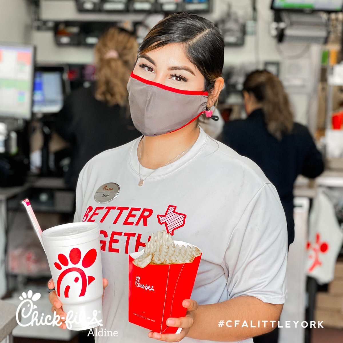 CFA59LittleYork's tweet photo. Make your meal a large and enjoy more! 😋 #LargeMeal #TexasSize #YUM #CFAAldine https://t.co/Ly0foxVgf1