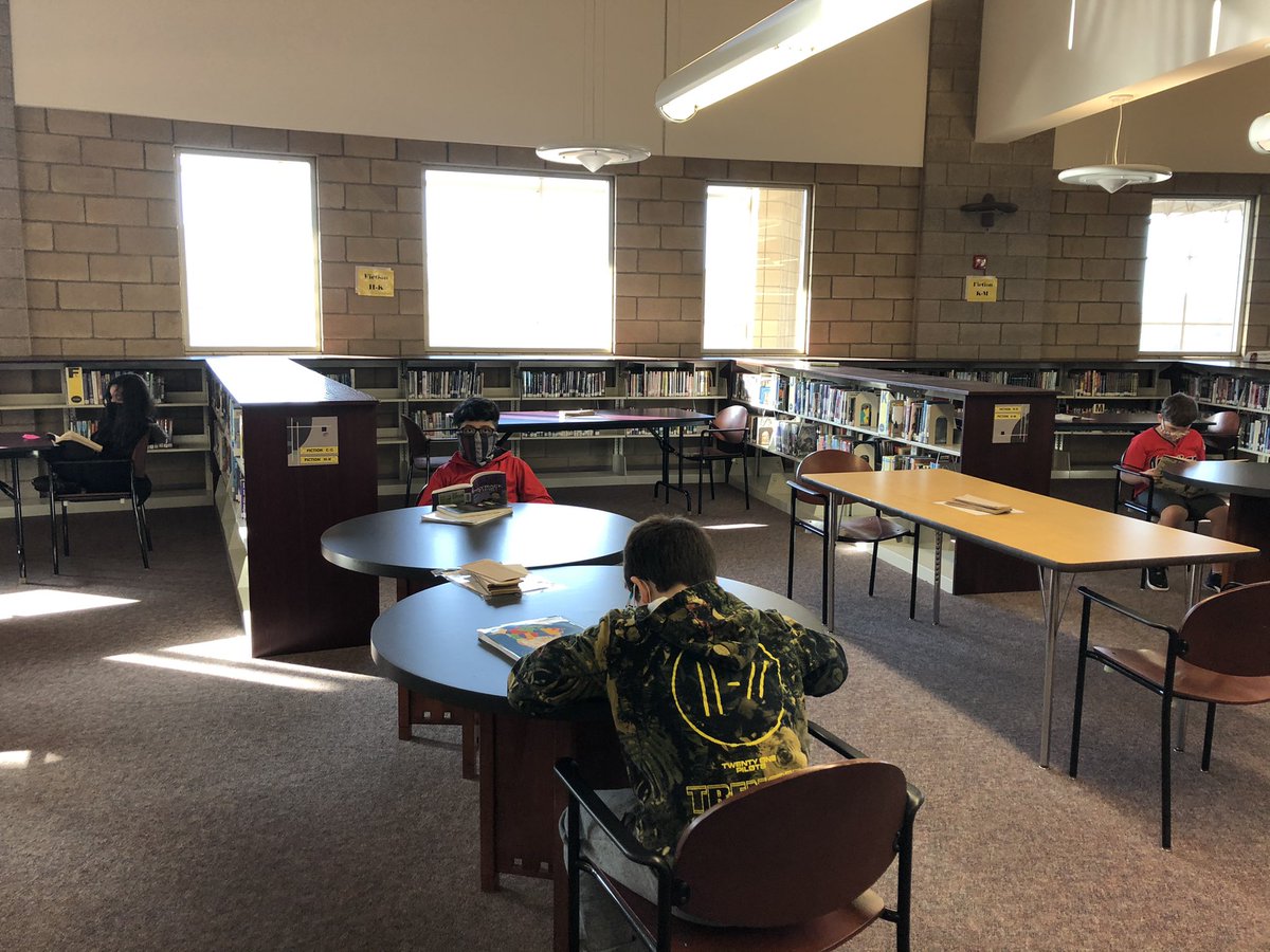 TeamRaptorNRMS's tweet photo. Raptor SUPER readers visiting our favorite place @ NRMS! 💜💛📕📗📘 #NRInspireGreat #RulingtheSkies https://t.co/6A6O61aVNo