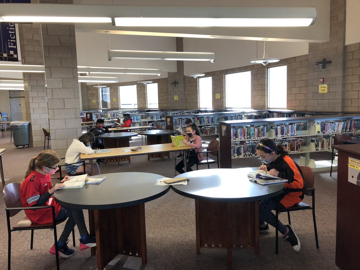 TeamRaptorNRMS's tweet photo. Raptor SUPER readers visiting our favorite place @ NRMS! 💜💛📕📗📘 #NRInspireGreat #RulingtheSkies https://t.co/6A6O61aVNo