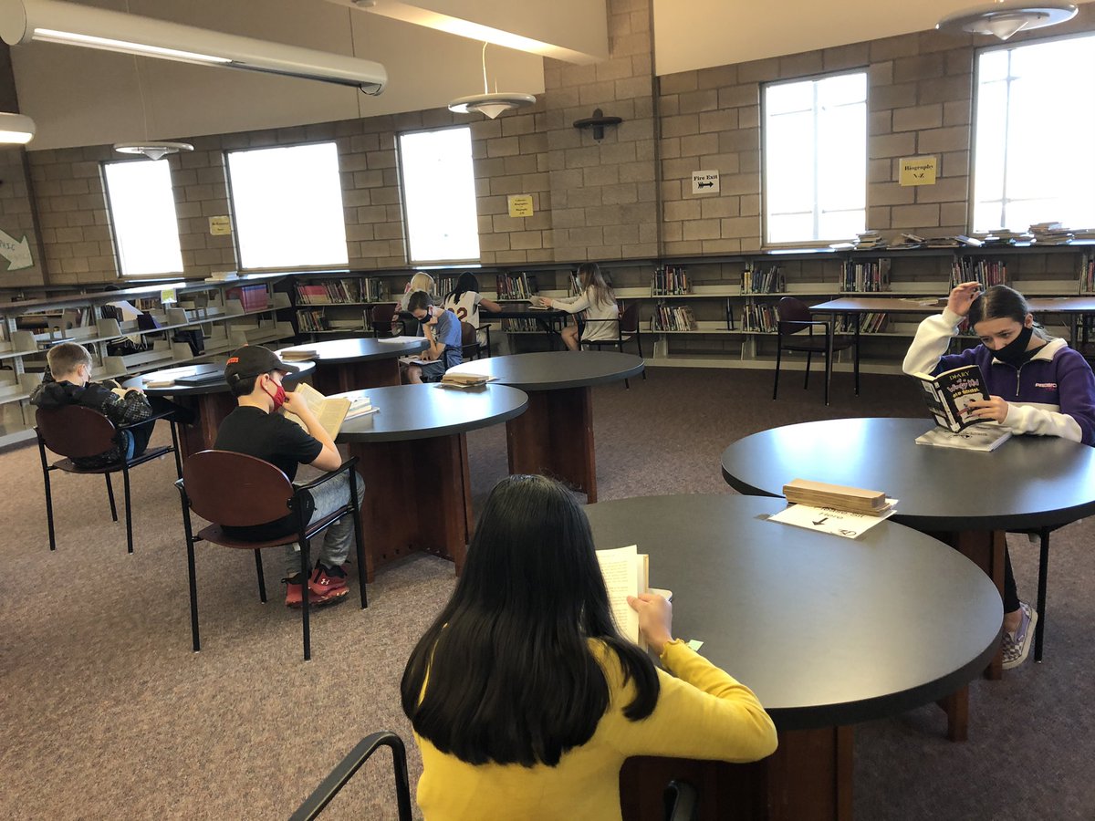 TeamRaptorNRMS's tweet photo. Raptor SUPER readers visiting our favorite place @ NRMS! 💜💛📕📗📘 #NRInspireGreat #RulingtheSkies https://t.co/6A6O61aVNo