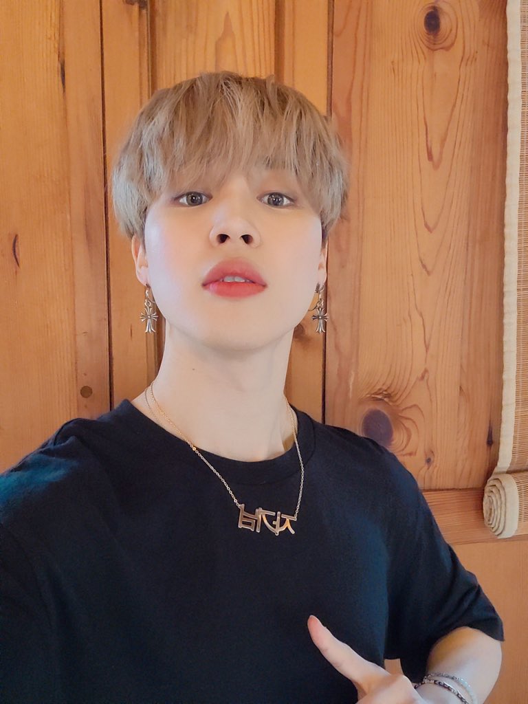 NoAbsNoLIfe's tweet photo. 세상의 사랑과 부귀영화를 다 가져라
#WeLoveYouJimin 
#지민아사랑해 https://t.co/289EPpMsre