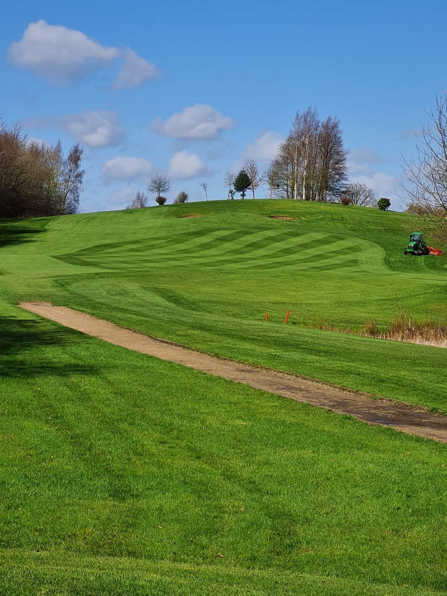 pikefoldgreens's tweet photo. @pikefoldgc great day getting the course ready for next week. https://t.co/p8Ux5dKnsP