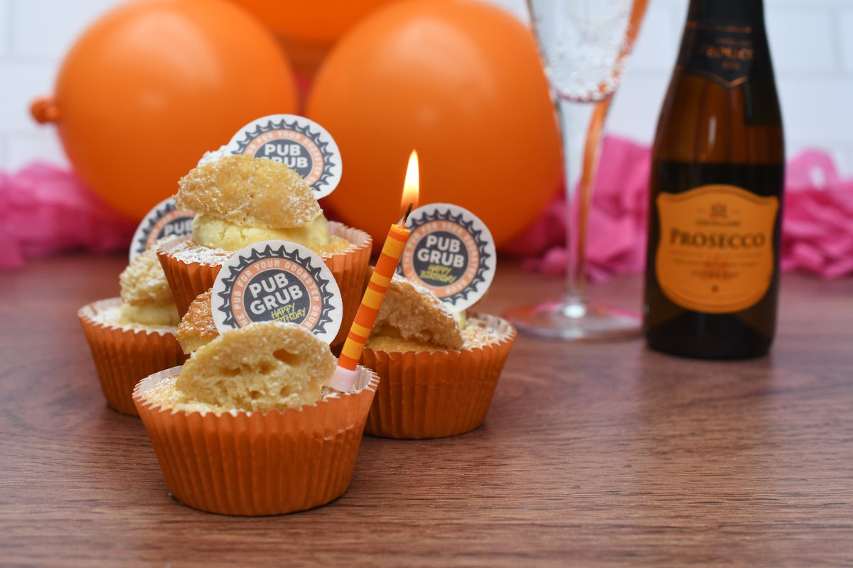 the_vicinn's tweet photo. 🎈Pub Grub is 1!🎈
We have received loads of calls and nominations for our cupcake giveaway and so far have distributed over 1200 cakes across #Cornwallbusinesses
We are getting to hear some incredible stories of how businesses have helped out others 🥰 #Cornwalltogether 💪🏻 https://t.co/HCpLg1pOXq