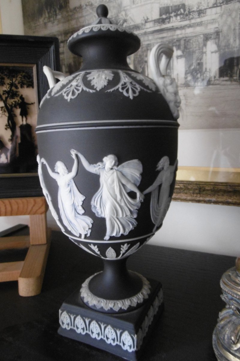 5thLackey's tweet image. The #DancingHours, see the transcript on the #NationalMuseumsLiverpool website of the #MoorParkMantlepiece podcast involving, #JosiahWedgwood, #Piranesi, #LordLever, #SirLawrenceDundas #PalazzoBorghese #LouisXIII of France &amp;amp; #JohnFlaxman. Oh, &amp;amp; #Napoleon.