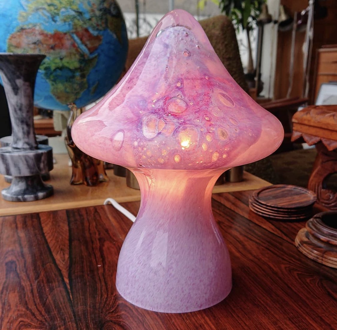 rickilenae's tweet photo. need a mushroom lamp expeditiously https://t.co/WWoqeyVb2K