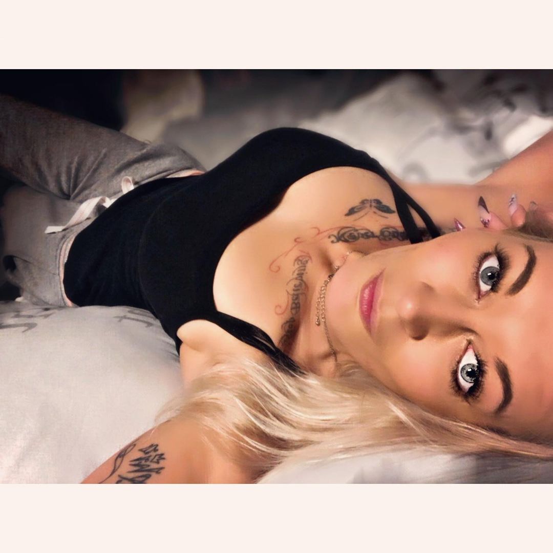 AmyClar19016537's tweet image. I don’t know what it is that made you to follow me, but thank you for doing that Red heartHugging face.....

#7DREAMCOMEBACK
#WorldWaterDay
#NationalPuppyDay
#CMBYN