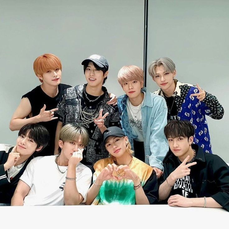 lilbloo10's tweet photo. #스키즈_3주년보다_멀리_영원보다_오래
Прошло три года с момента создания одной из лучшей группы в кпоп.Спасибо, что появились в моей жизни и в жизнях стей. Мы вас любим❤️❤️❤️ https://t.co/i6CcdCEzFu