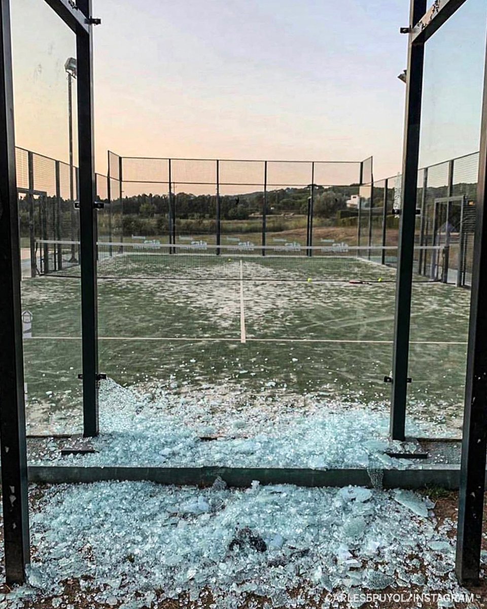 ESPNFC's tweet photo. When Carles Puyol ran through a glass wall to try and get a ball back while playing padel with a friend.

Never question this man's mentality 💪 https://t.co/lxPZ8nocM4