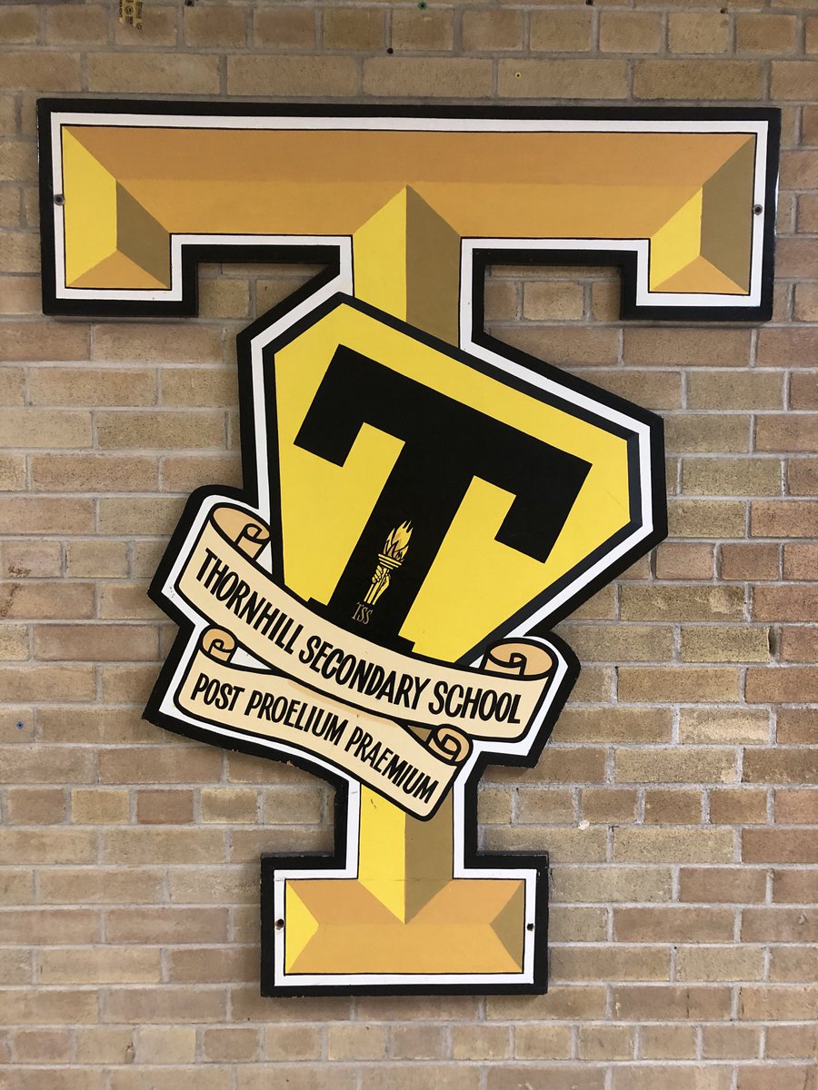 DebbieZiegler13's tweet photo. Yes, we are #Graduating!!! Day 3 of taking Grad Photos @ Thornhill Secondary School. The #ClassOf2021 smiles brightly for the camera. We are so proud of all our #Grads 👩🏼🎓👨🏻🎓🧑🏽🎓👨🏿🎓!Congratulations to all grads & their families. @TSStigersYRDSB @YRDSB #TSSProud #ProudPrincipal https://t.co/YnvqvyM9vK