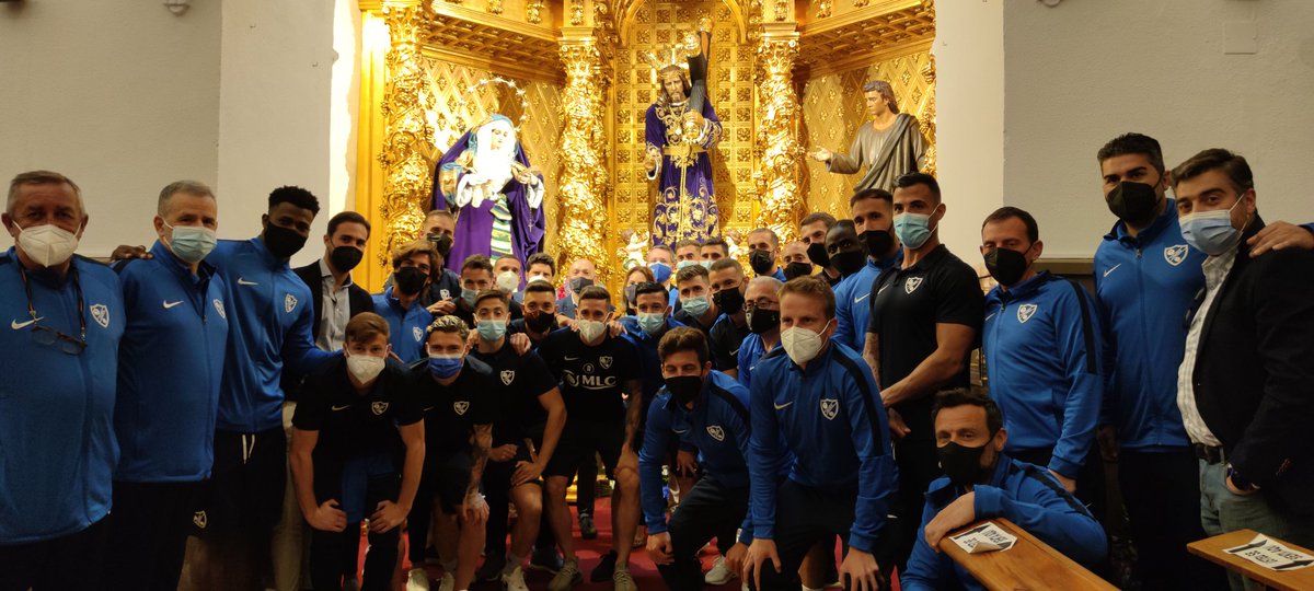 Hace escasos minutos, ofrecimiento del ascenso a Primera RFEF del Linares Deportivo a nuestro Padre Jesús Nazareno. <a href="/Linares_Dptvo/">Linares Deportivo 💙⚒</a>