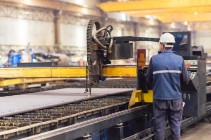 AshleyMTaff's tweet photo. It is clear the B2B disruptions due to #COVID19 are deeper and longer-lasting than previously thought. @TamaraMcCleary discusses how the manufacturing workforce is adapting and what's in-store for the #FutureofWork via @rachelloumiller. #jobs https://t.co/OLaOiduIQR https://t.co/jY3DrIWDKp