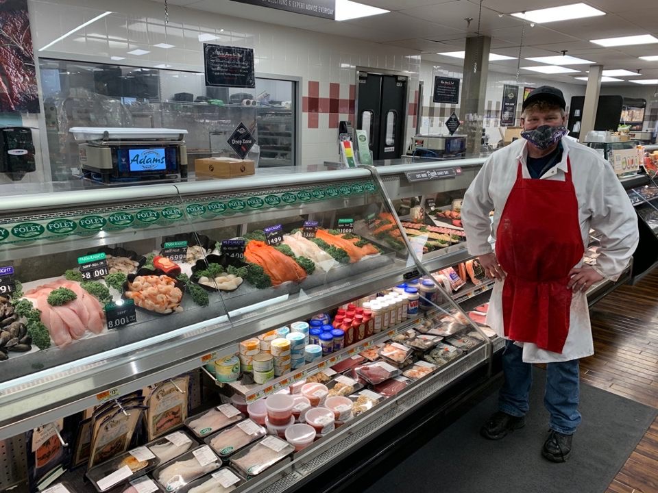 AdamsMarkets's tweet photo. The weather has been looking up! Our #teammates have you set for grilling and dessert! Check out all of the meat and seafood options from #Shelton and the perfectly themed dessert from #Portland.
#DiggingIn
#INeedSun
#DontForgetYourLotion https://t.co/dbCegTyhs2