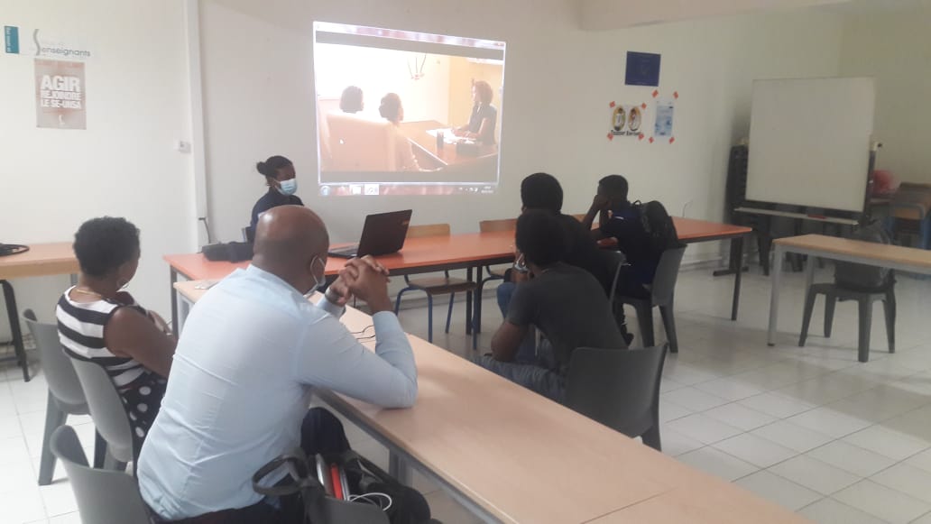 MartiniqueMlds's tweet photo. Atelier citoyenneté pour les jeunes bénéficiaires de l'action AJC - aujourd'hui je change - avec une intervention de la police municipale sur les conduites addictives @LPCHATEAUBOEUF  #Perseverance #accrochetoi @MarieMauriol https://t.co/Agxkpdq1PW