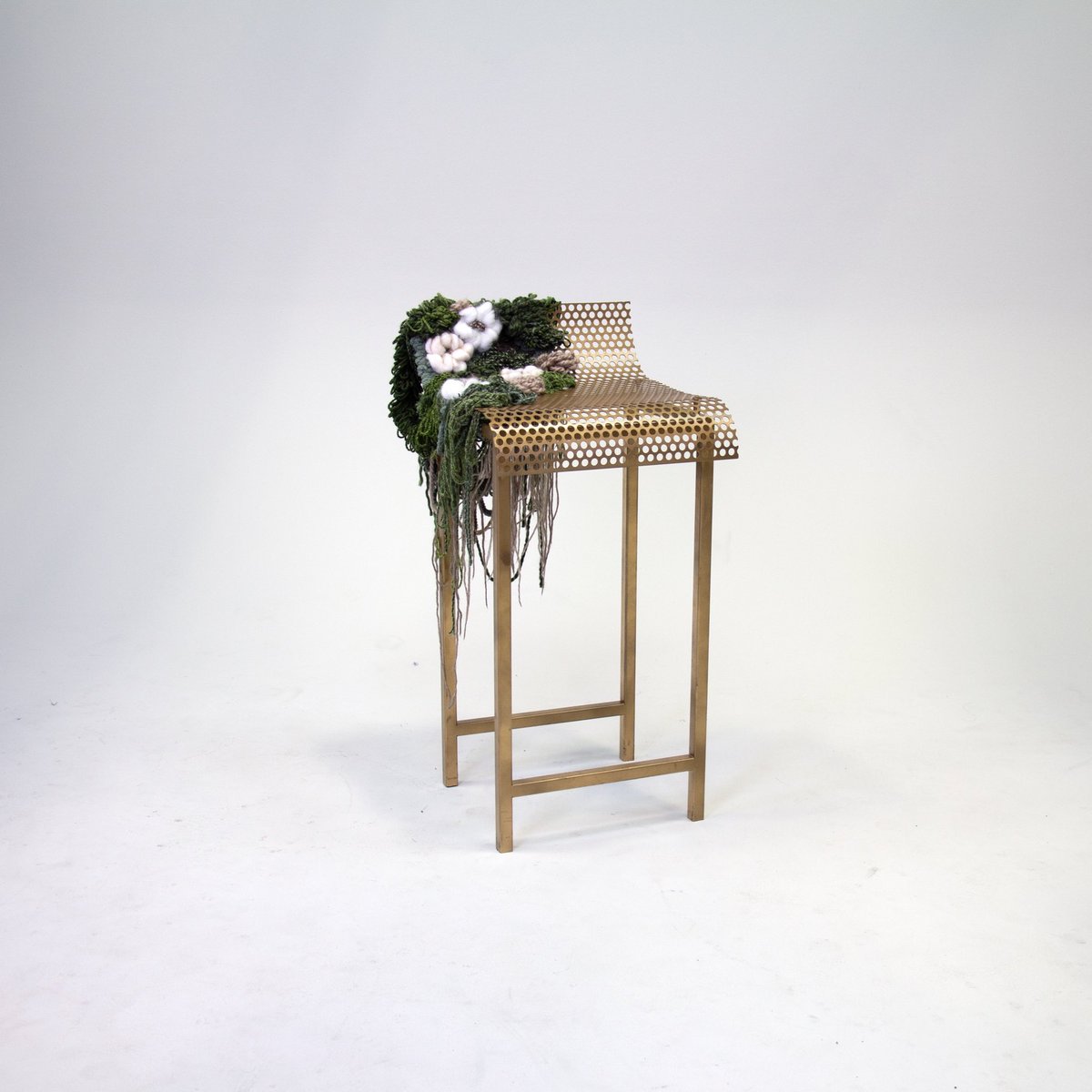 MCAD's tweet photo. Student Spotlight: McKennan Marie

“In five words or less I’d say my fashion style leans towards: earthy-comfort items. 

Across my art practice three things that you’d see pretty consistently are: Material Exploration, Nature, and Textiles!”

#MakeMCAD https://t.co/qbrpbrrgxp