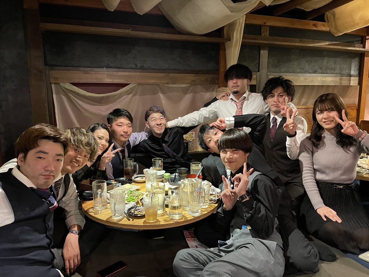 HRBe0320's tweet photo. 無事卒業できましたとさ😂😊🥺😭😘 https://t.co/ycEUOOVGGF