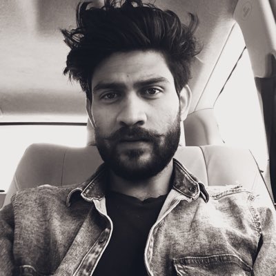 Gayur18's tweet photo. #NewProfilePic https://t.co/C2393M09uv