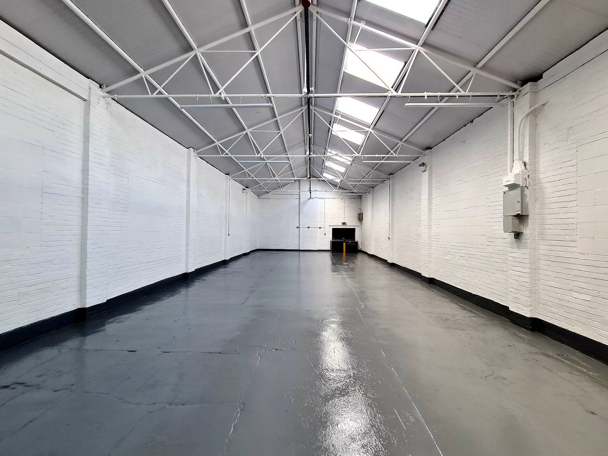 Before and after refurbishment of a commercial unit in Crumpsall #Manchester using <a href="/Sandtex_UK/">Sandtex</a> and <a href="/CooVarPaints/">Coo-Var</a> from <a href="/CrownTradePaint/">Crown Trade Paints</a> electrical work by <a href="/BerryElectrica2/">Berry Electrical Services UK LTD</a> 👊 punchpropertyrepair.co.uk