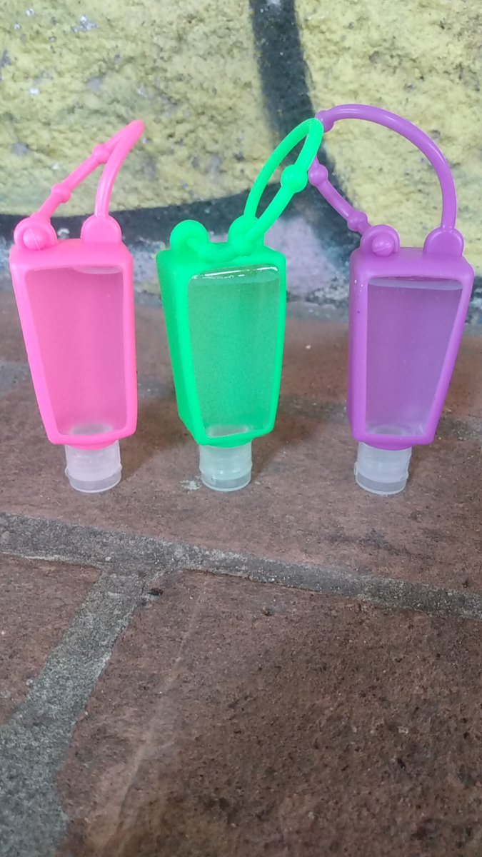aiaicalica's tweet photo. Chaveiro com álcool em gel
Suporte colorido 10 reais
Suporte transparente 8,00
Galerinha venho informa que o álcool em gel eu comprei e coloquei ok , está super seguro 😘🙏
Qualquer coisa só acionar a coleguinha !!📲 96836-6035 https://t.co/yknxwCMHsd