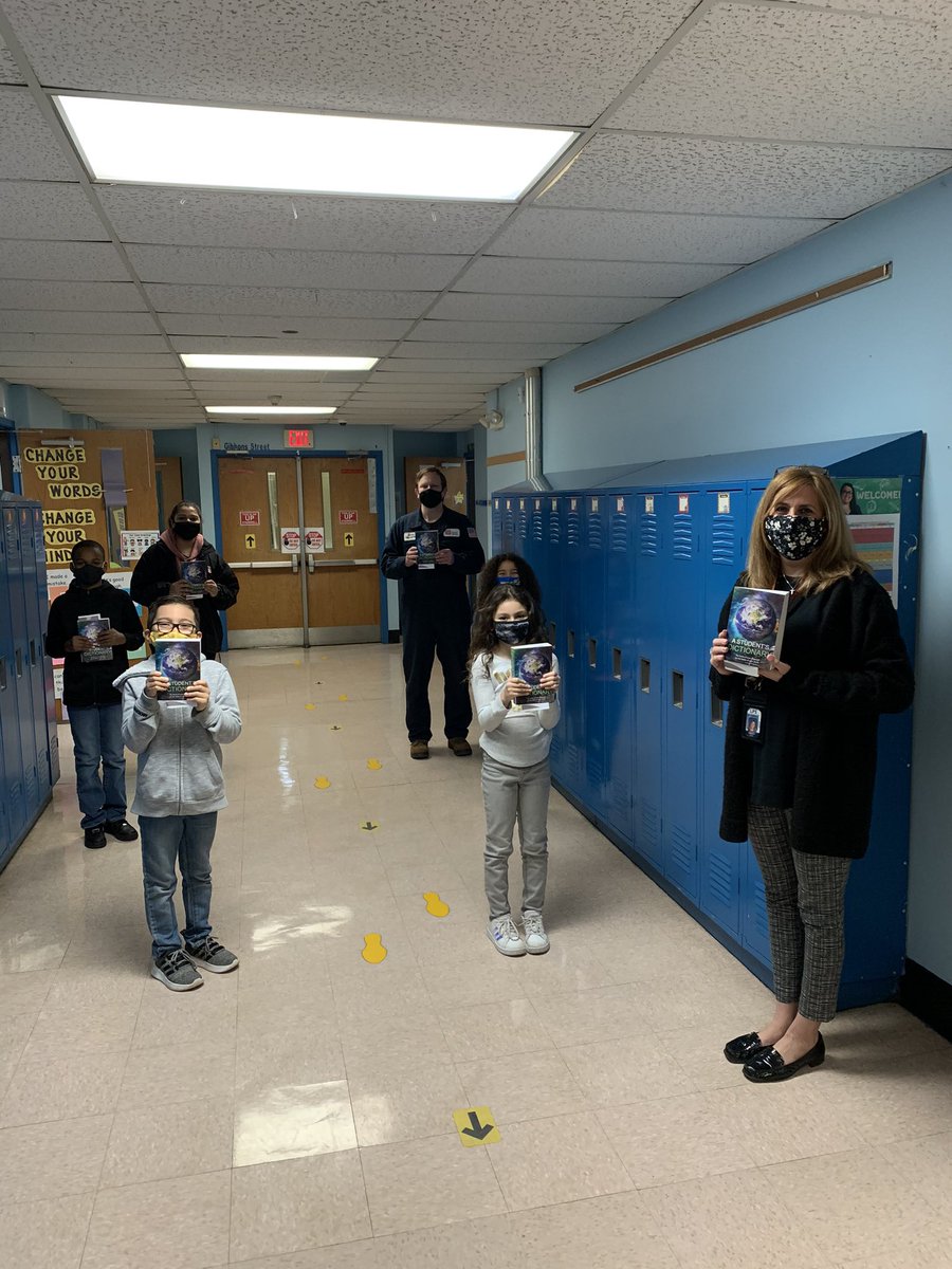 SamNag's tweet photo. The Rotary Club of Linden dropped by with a wonderful surprise for all. Every third grader, both in person and virtual received a new dictionary! The students at School One were very excited to add this new reference book to their personal library. @LindenSchoolsNJ @LindenSupe https://t.co/NgQIaMBddl