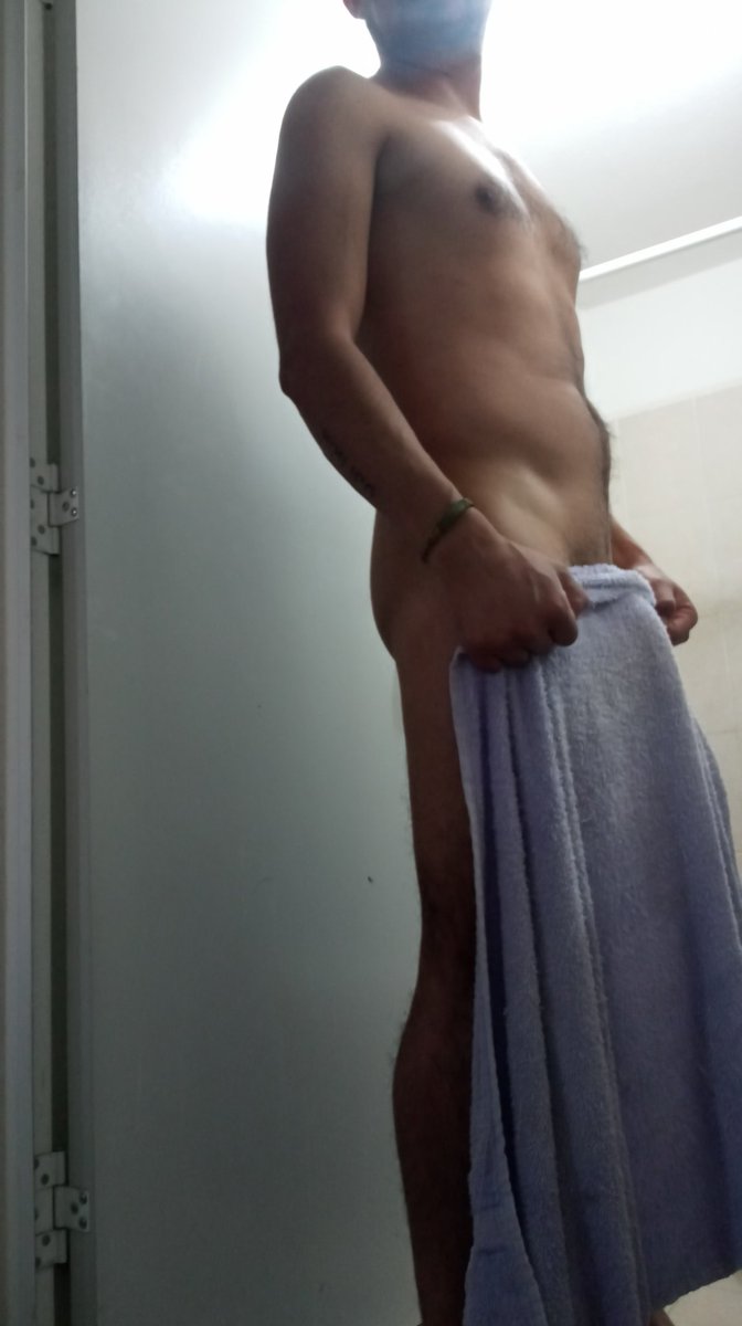 Dario_sngl's tweet photo. A alguien le gustaria pasar un bien rato esta tarde/noche cerca de la condesa?
#Cornedor
#Cuckold
#Hotwife https://t.co/cw6eDrc74R