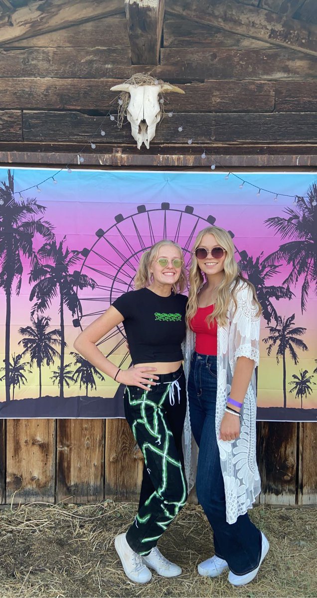 molliespillmann's tweet photo. happy birthday to one of my day one besties🥳 i love you so much lyds and i’m so thankful for you and all of the crazy memories we’ve made. i’m dreading the day we have to move away from eachother, but until then let’s live it up.🤍 have the best year ever, ily!🥰 https://t.co/n7qXg7YkLH