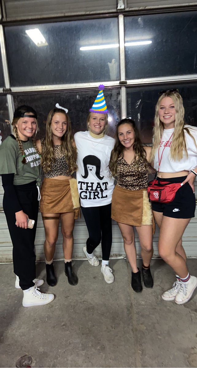 molliespillmann's tweet photo. happy birthday to one of my day one besties🥳 i love you so much lyds and i’m so thankful for you and all of the crazy memories we’ve made. i’m dreading the day we have to move away from eachother, but until then let’s live it up.🤍 have the best year ever, ily!🥰 https://t.co/n7qXg7YkLH