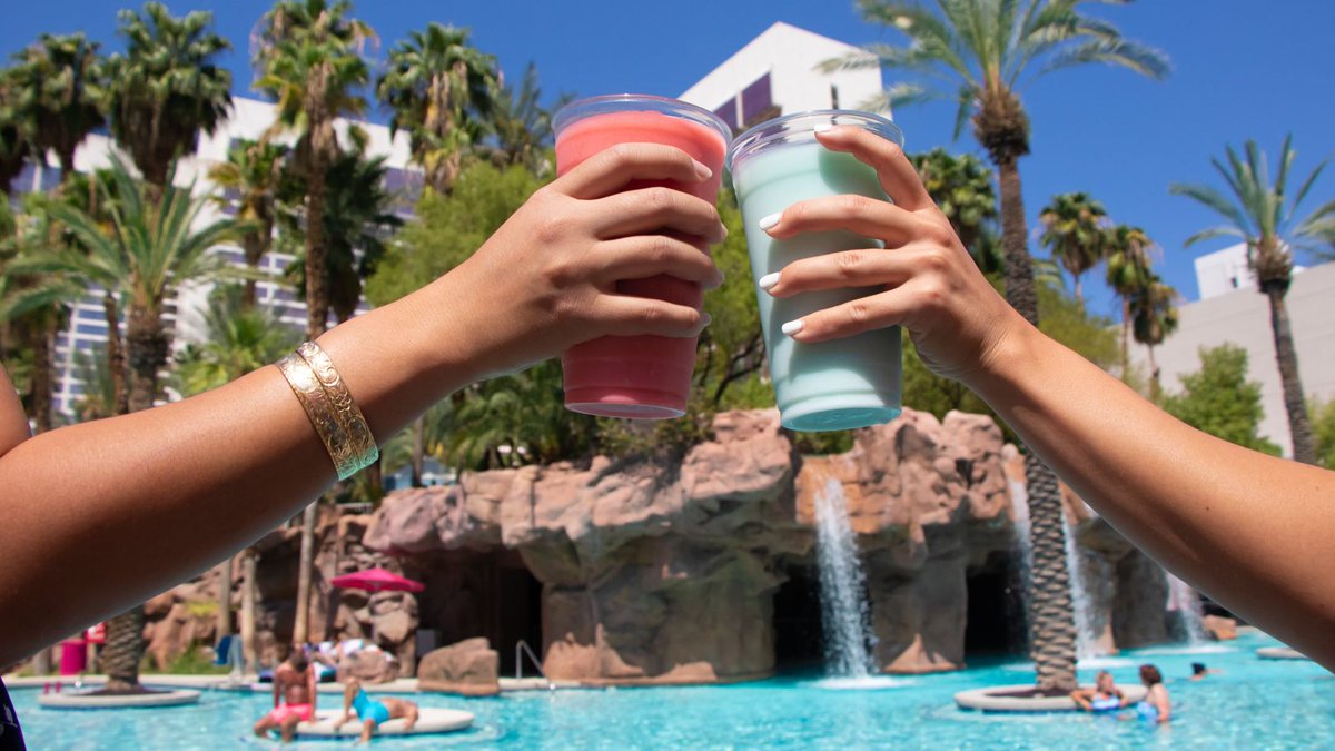 FlamingoVegas's tweet photo. Tag the flock you're drinking with this pool season 😍 🙌  #JustGOPool 
Reservations: https://t.co/I67JvK4Gf5 https://t.co/KzeQWcqg2f