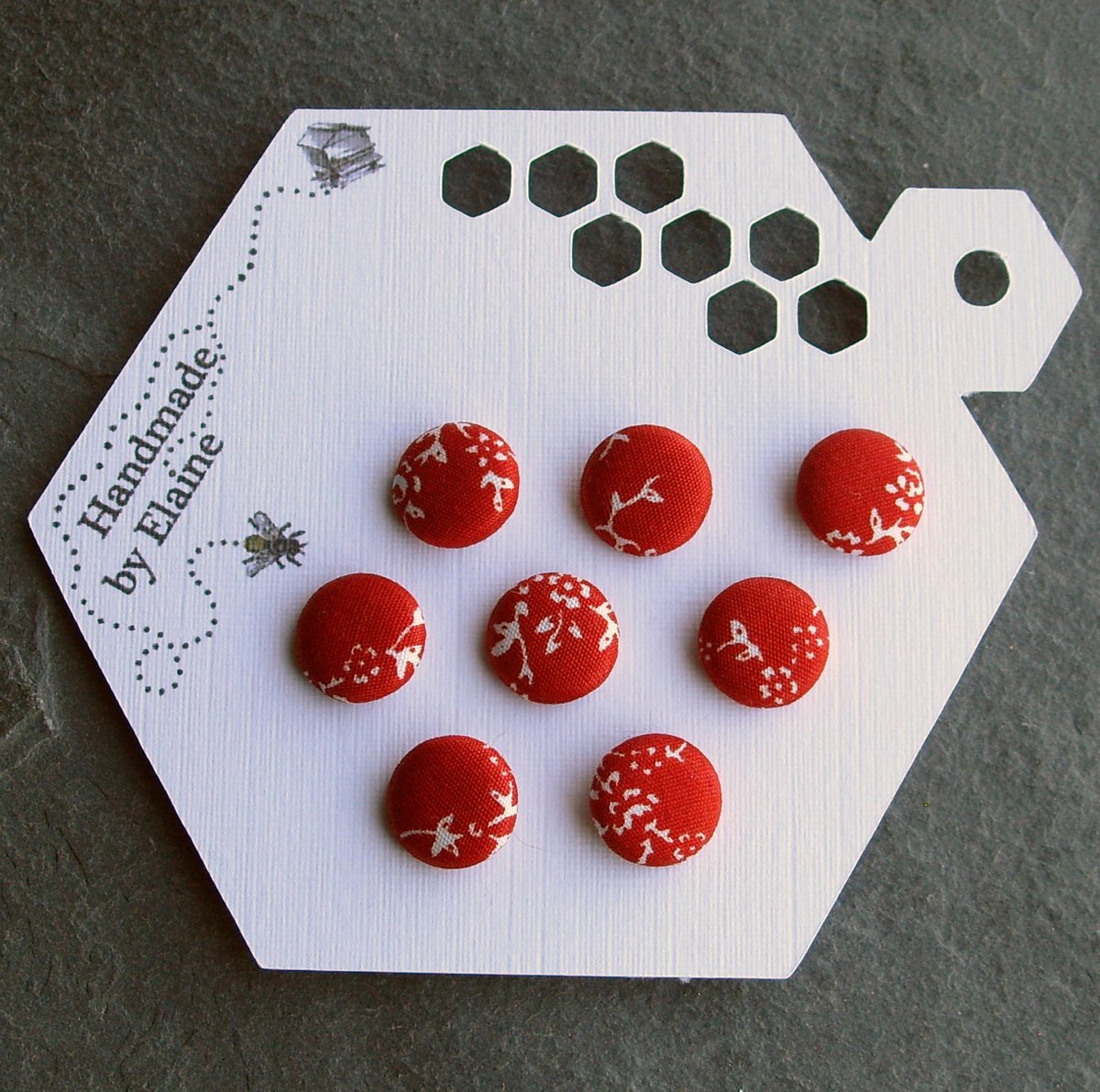 HandmadeElaine's tweet photo. Excited to share the latest addition to my #etsy shop: 20L Fabric Covered Buttons - 8 x 12.5mm, Red Buttons, White Flowers, Vine Print Buttons, Summer, Spring, Climbing Flower, Rambling Rose,3853 https://t.co/DFqwHNMsGo #sewing #red #white #roundbutton #smallbuttons #1 https://t.co/MKqYCYxipK