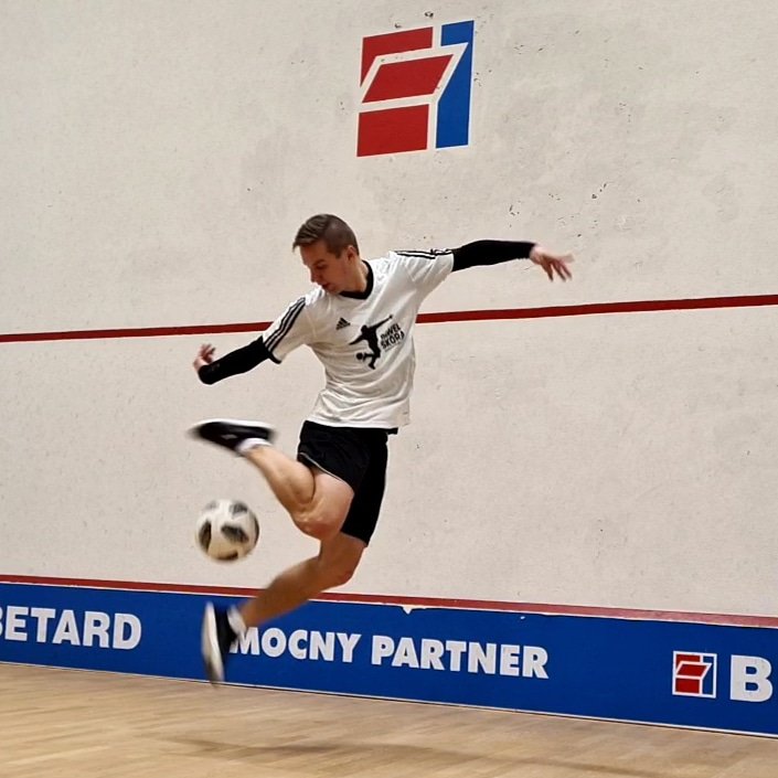 ⚽️⚽️⚽️⚽️⚽️ #pawelskora #freestylefootball #trikipilkarskie #trening #training #pasja #passion #treningczynimistrza #practisetime #trainhardorgohome #workhard #polskichlopak #polishboy #dreambig #dreamer #followyourdreams #liveyourlife #marzec #march