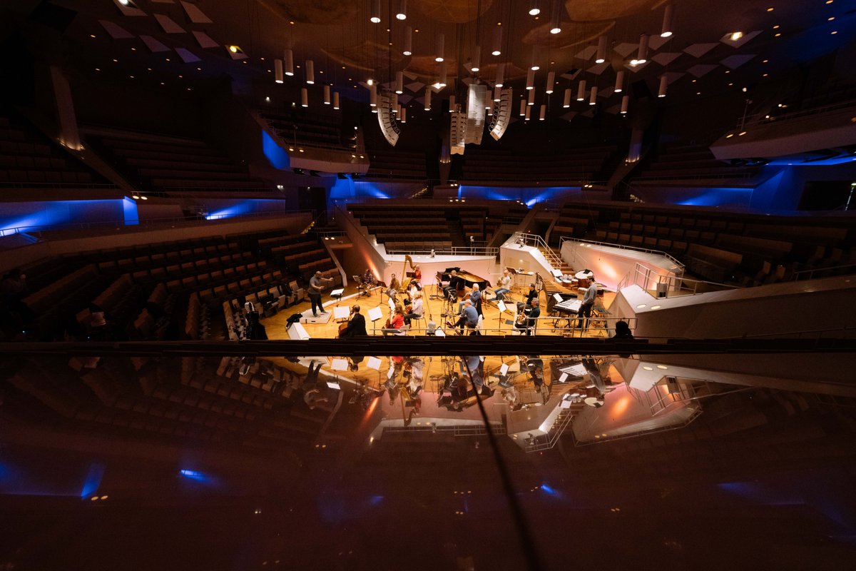 blnfestspiele's tweet photo. Ein erster Eindruck vom @EnsembleModern bei den Proben für das Konzert heute in der Philharmonie. Mit Werken von #AlvinSingleton, #TaniaLeón, #DanielKidane, #AndileKhumalo, #HannahKendall und #JessieCox. Um 20:00 Uhr live: https://t.co/0gneJaU05O #MaerzMusik https://t.co/8oWgDADkor