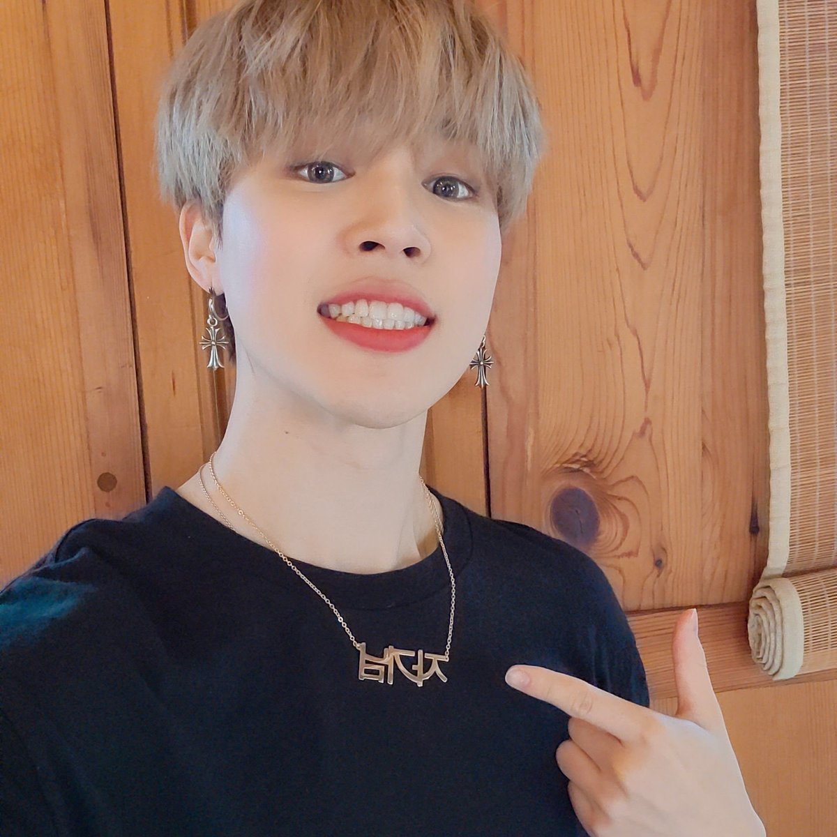kthfloral's tweet photo. the highlight of my day, Jimin posting !! 🥺 https://t.co/vwY15IjaQi