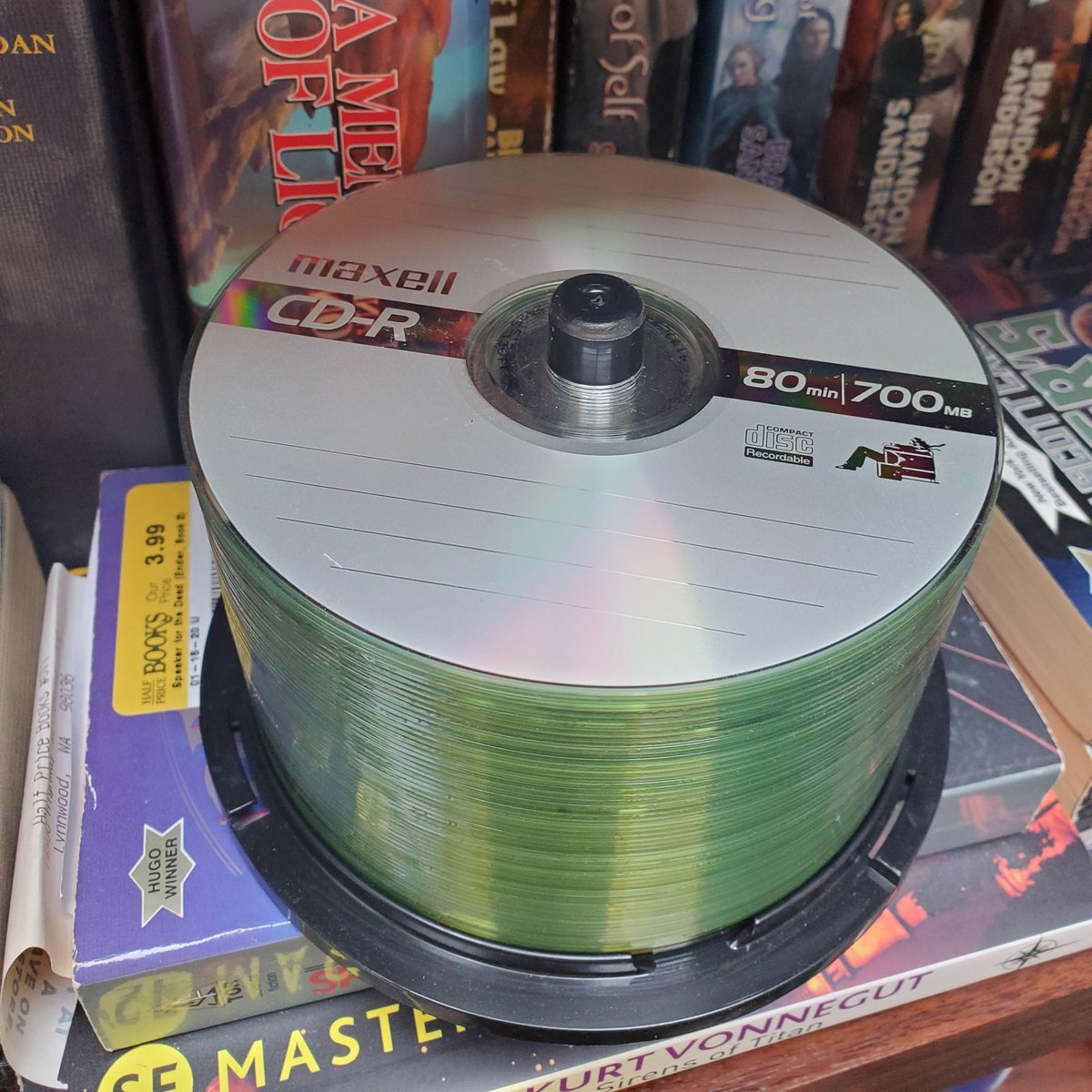 nostalgictechh's tweet photo. A fresh stack of CD-R's

#nostalgia #retrogames #Retro https://t.co/LbYSF8CWaq