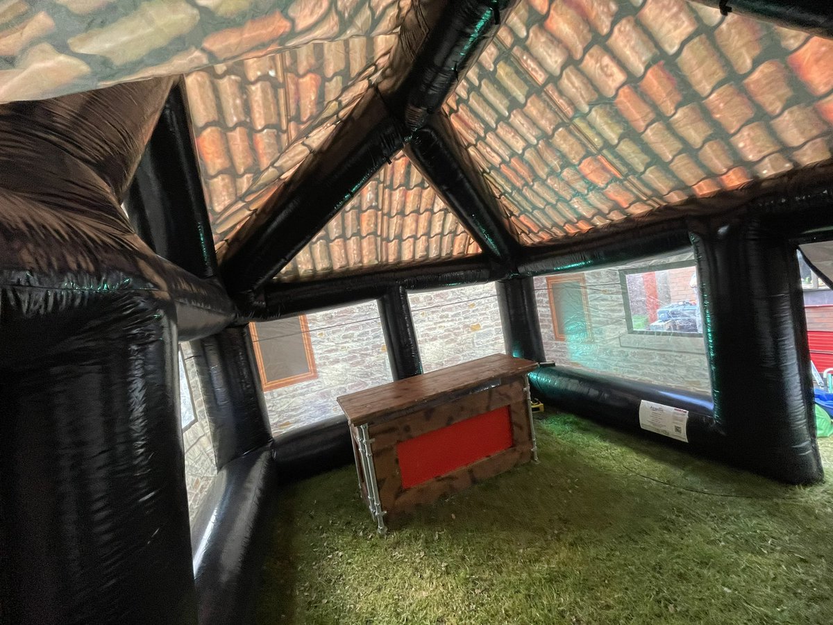 TFlatable's tweet image. Summer is quickly approaching and we have added to the fleet to prepare again!!! Book now to avoid disappointment!! #inflatable #pub #Summer2021 #party #drinks #gardenparty #music #friends