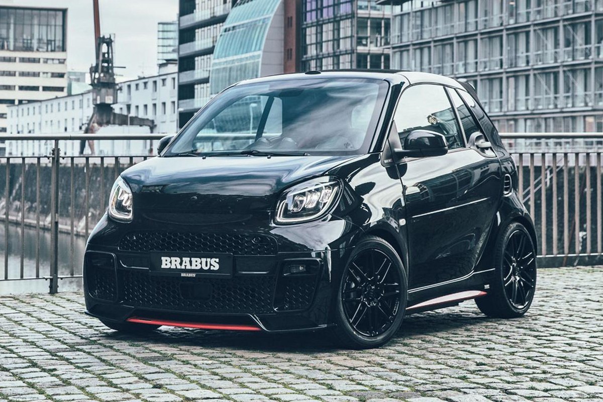 PistonHeads's tweet photo. Brabus embraces electric with a Smart EQ-based limited edition model with a 78-mile range https://t.co/szdIi51OTn #Brabus #92R #EV #PistonHeads https://t.co/lqLOr9qqe8