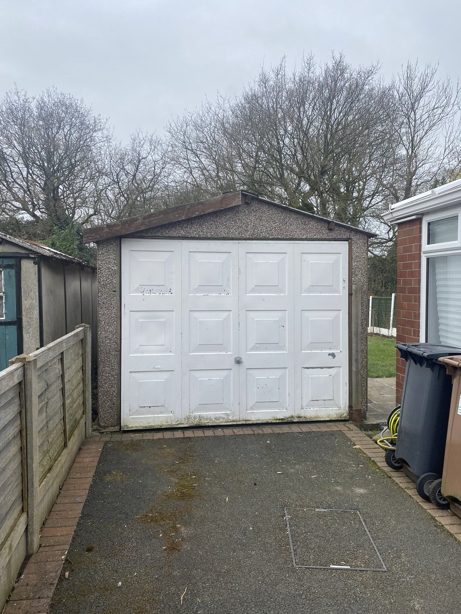 LtdLees's tweet photo. Garage removal with asbestos roof sheets. #garage #asbestos #garden #gardens #morespace https://t.co/3ZhGAz3nlT