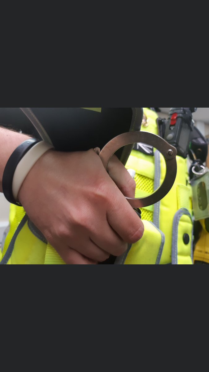 #isleofaxholme 
#owstonferry 

Arrest made for garage burglary reported yesterday on North street.

-PC Jackson 2373-