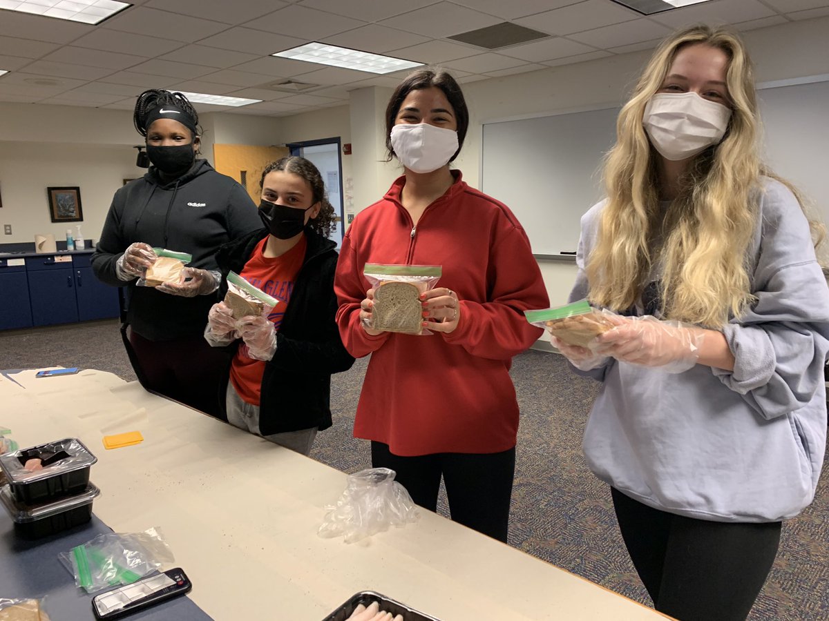 JghsDeca's tweet photo. The @JghsDeca members packing 30 meals to feed the homeless in Detroit. @MichiganDECA https://t.co/etwHLLXGMW