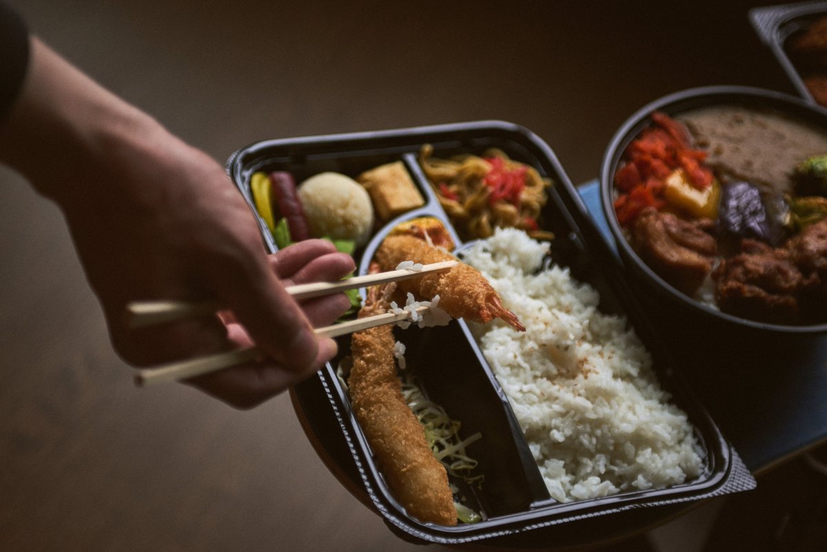 LauraHayesDC's tweet photo. During cherry blossom season, everyone gets to geek out about Japanese food and drink. Here are seven of my favorite things from bento boxes and chicken katsu sandwiches to sushi splurges and sake that pairs well with spring: https://t.co/s3IqYgCrPR https://t.co/iHWhuwB65S